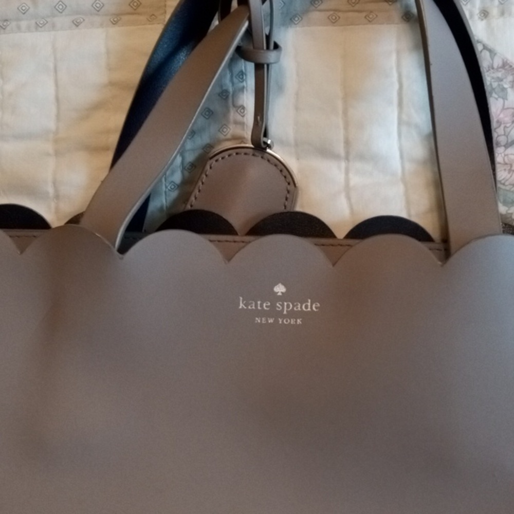 Kate Spade Purse - Picture 8 of 9